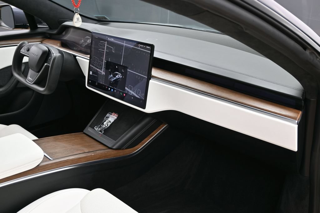 Used 2022 Tesla Model S AWD/4WD image 39