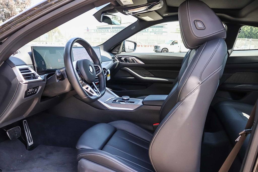 Used 2025 BMW 430i Coupe w/ M Sport Package image 19