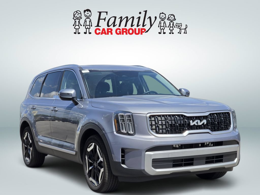 Used 2024 Kia Telluride EX w/ EX Captain's Chair Package AWD/4WD image 2