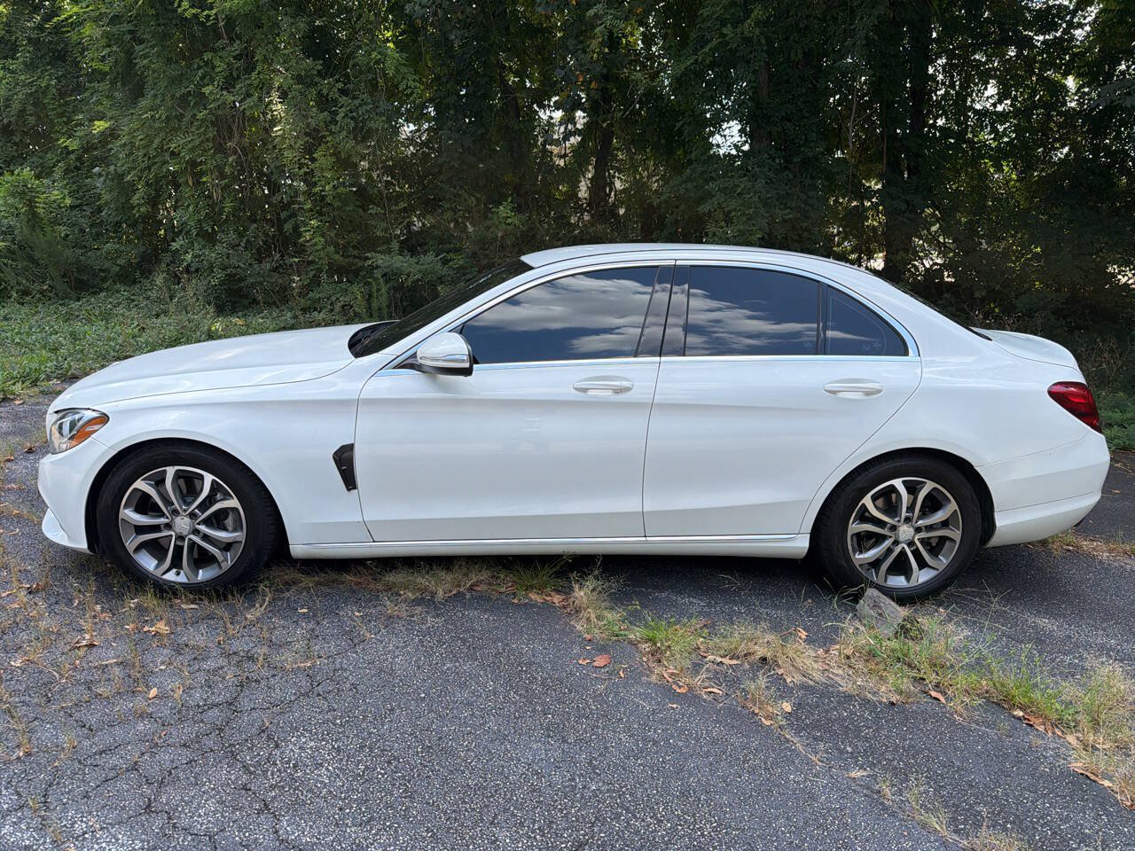 Used 2015 Mercedes-Benz C 300 Sedan image 3