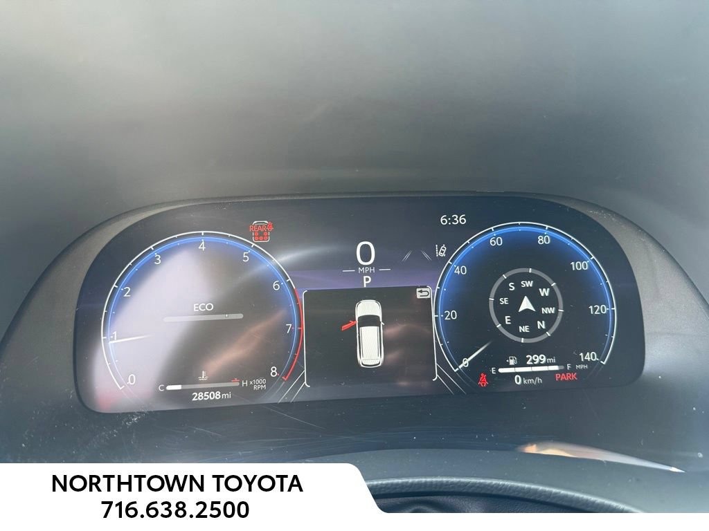 Used 2023 Toyota Highlander Platinum AWD/4WD image 32
