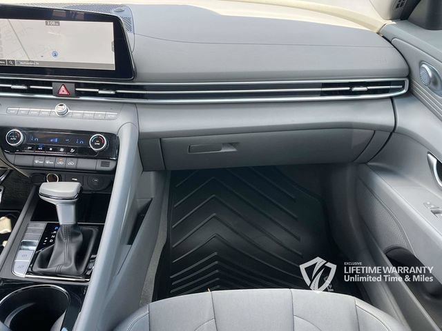 Certified 2025 Hyundai Elantra SEL FWD image 20