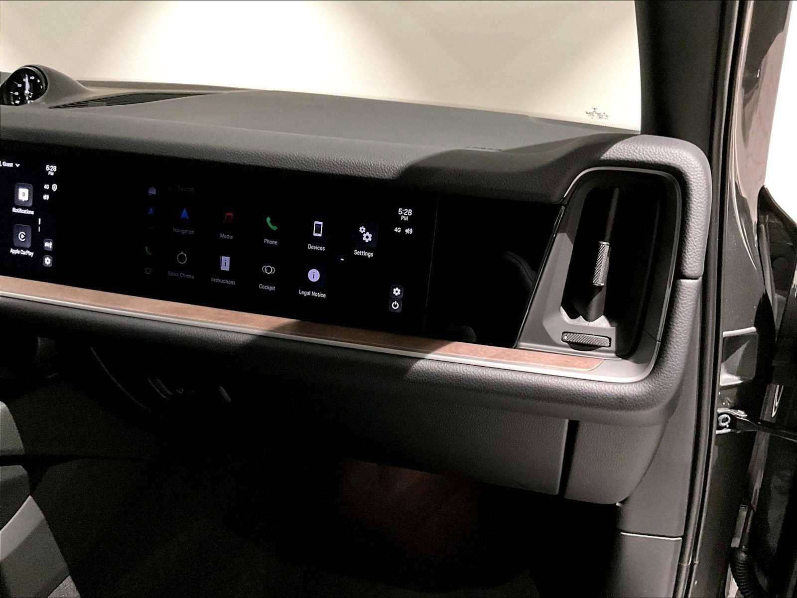 Used 2025 Porsche Cayenne E-Hybrid image 23