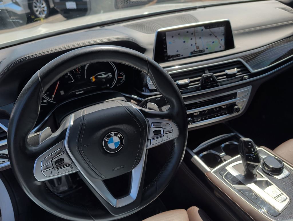 Used 2016 BMW 750i xDrive AWD/4WD image 8