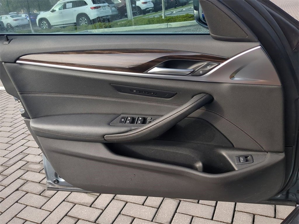 Used 2019 BMW 530i xDrive 530i xDrive w/ Premium Package image 32