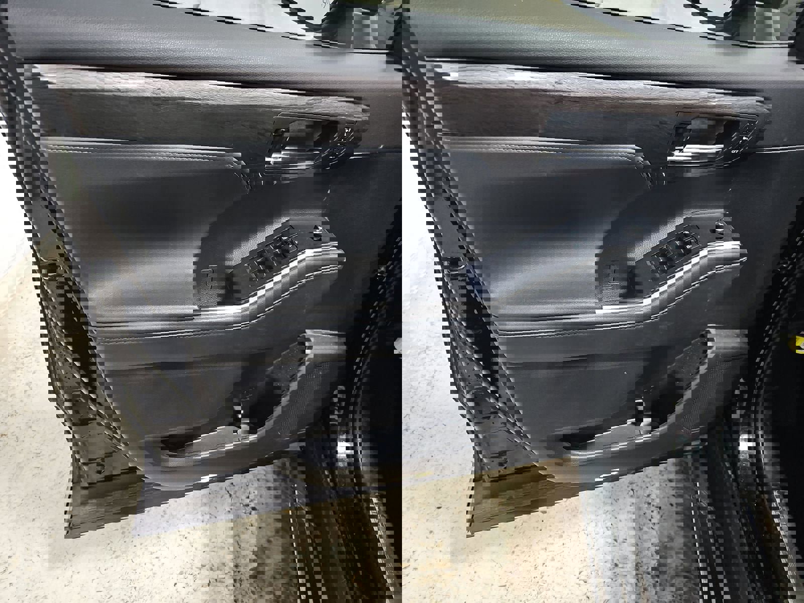 Used 2022 Toyota Highlander Limited image 8