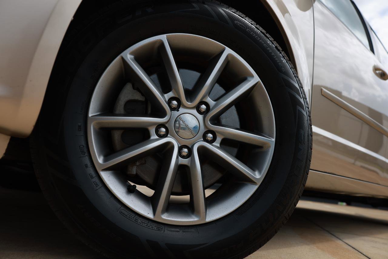 Used 2015 Dodge Grand Caravan SE FWD image 40