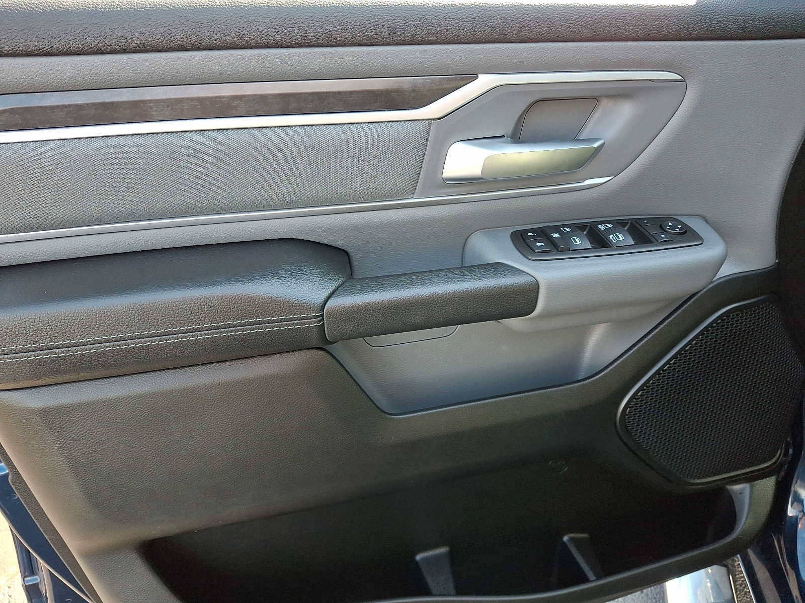 Used 2022 RAM 1500 Big Horn AWD/4WD image 10