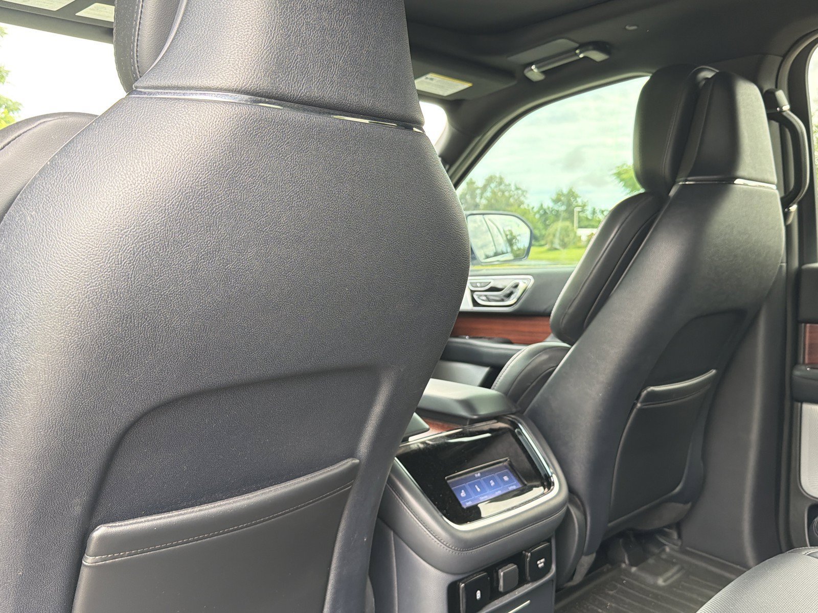 Used 2023 Lincoln Navigator Reserve AWD/4WD image 19