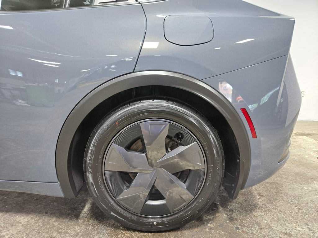 Used 2024 Toyota Prius LE AWD/4WD image 56