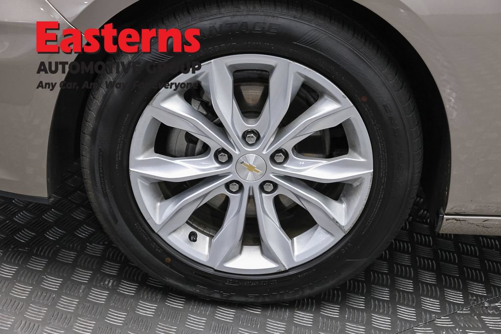 Used 2025 Chevrolet Malibu LT FWD image 32