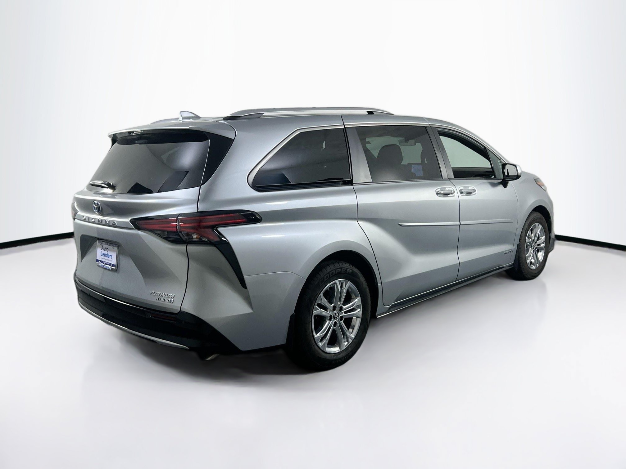 Used 2021 Toyota Sienna Platinum AWD/4WD image 5
