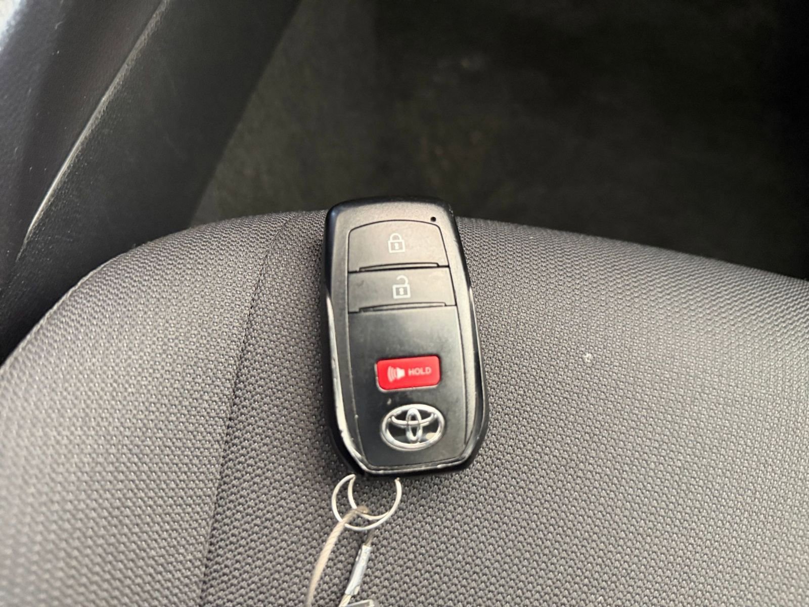 Used 2025 Toyota Corolla Cross LE image 18