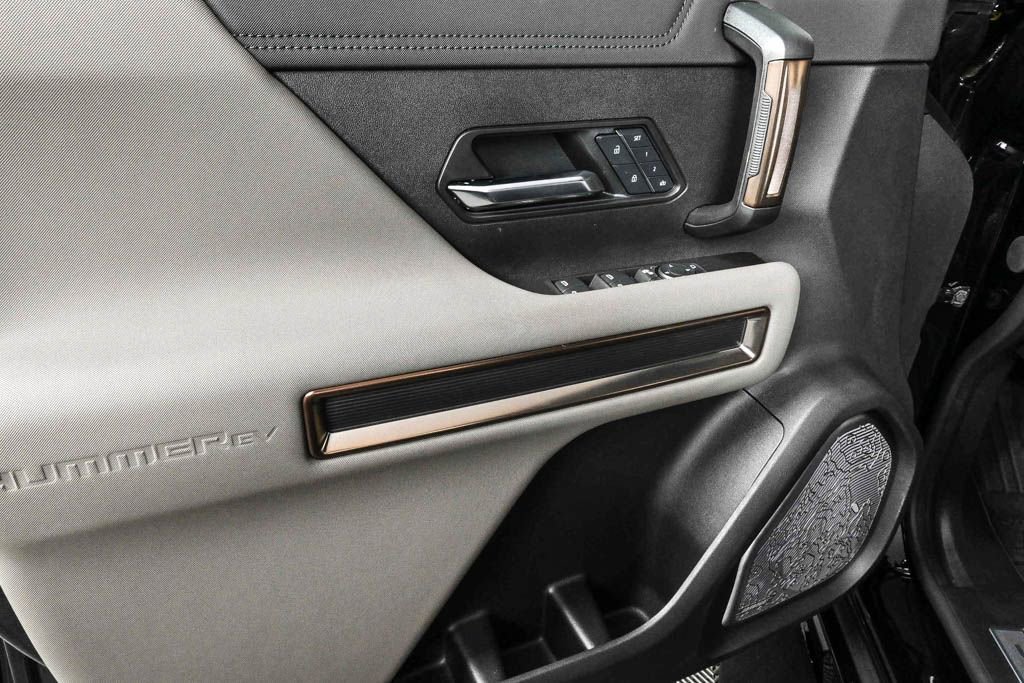 New 2025 GMC Hummer EV 3X w/ LPO, Illumination Package image 5