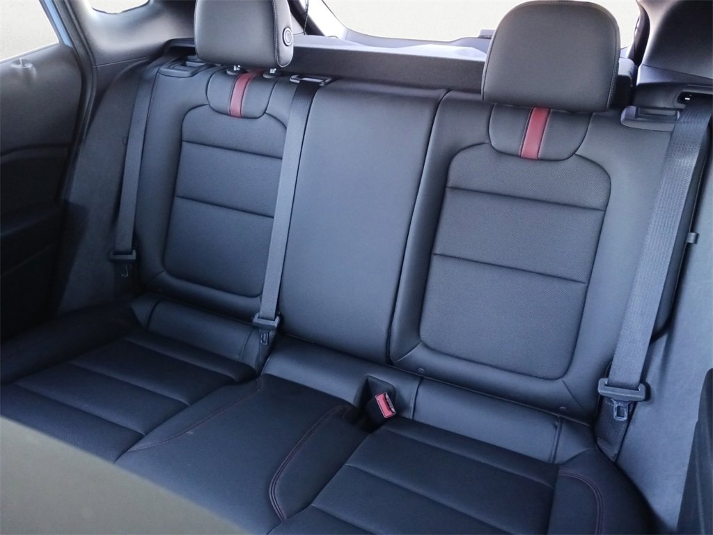 Used 2024 Chevrolet Trax RS w/ Sunroof Package image 9