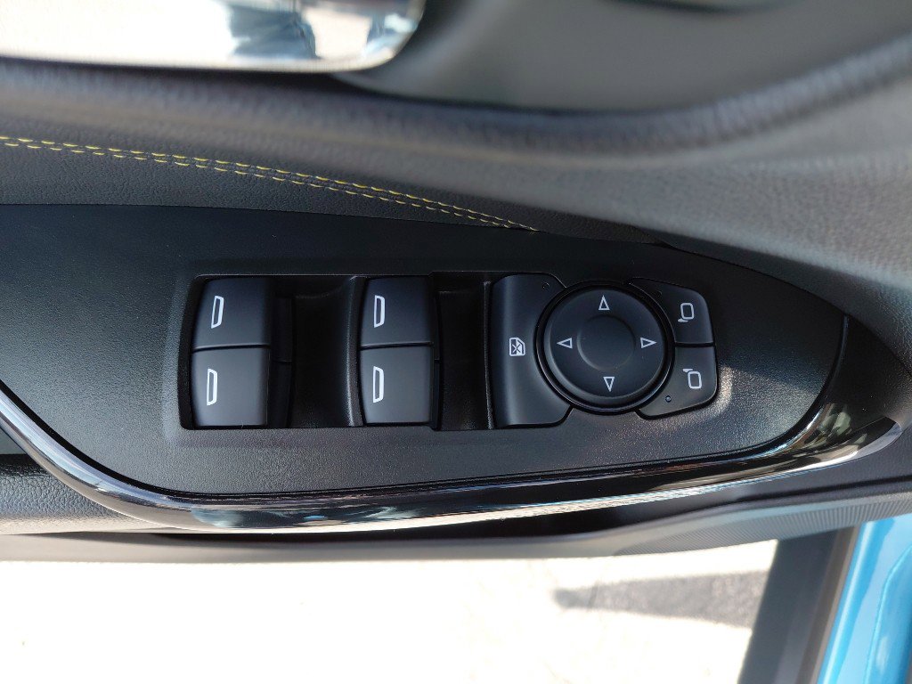 Used 2025 Chevrolet Trax LT image 16