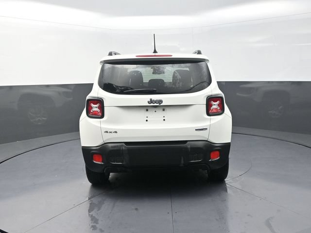 Used 2017 Jeep Renegade Latitude AWD/4WD image 7