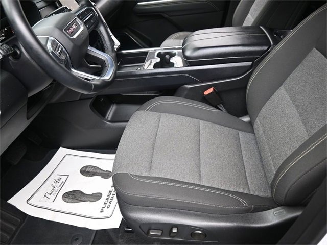 Used 2025 GMC Acadia Elevation image 9