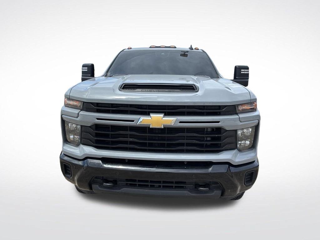 Used 2025 Chevrolet Silverado 2500 Custom w/ Custom Value Package AWD/4WD image 2