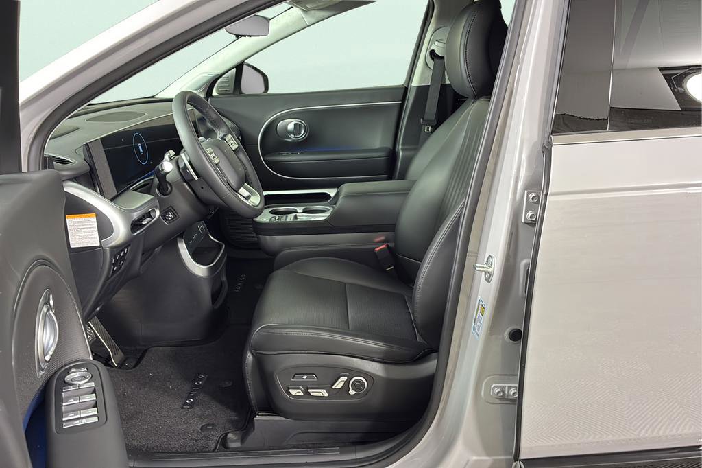 New 2026 Hyundai Ioniq 9 Calligraphy image 10