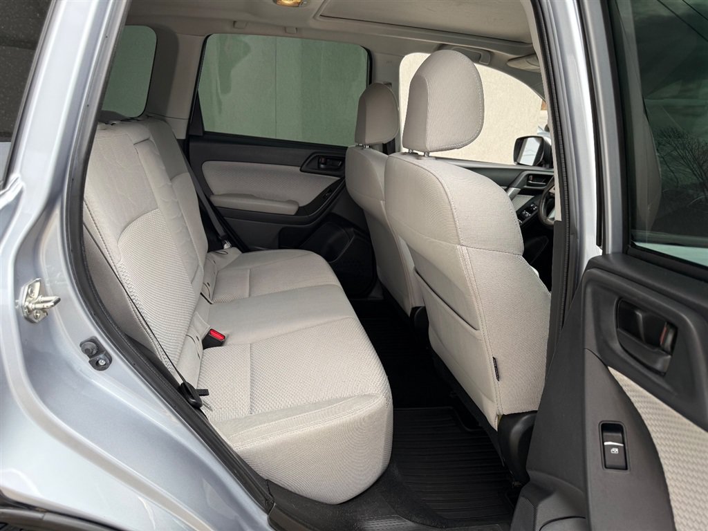 Used 2018 Subaru Forester 2.5i Premium AWD/4WD image 5