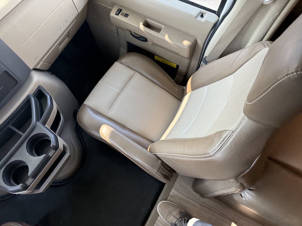 Used 2021 Ford E-450 and Econoline 450 Super Duty w/ Motorhome Prep Package RWD image 41