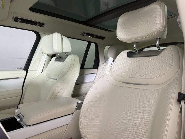 New 2026 Land Rover Range Rover SV AWD/4WD image 16