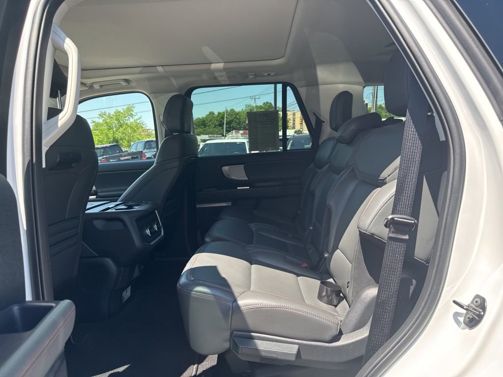 Used 2025 Ford Expedition Active AWD/4WD image 26