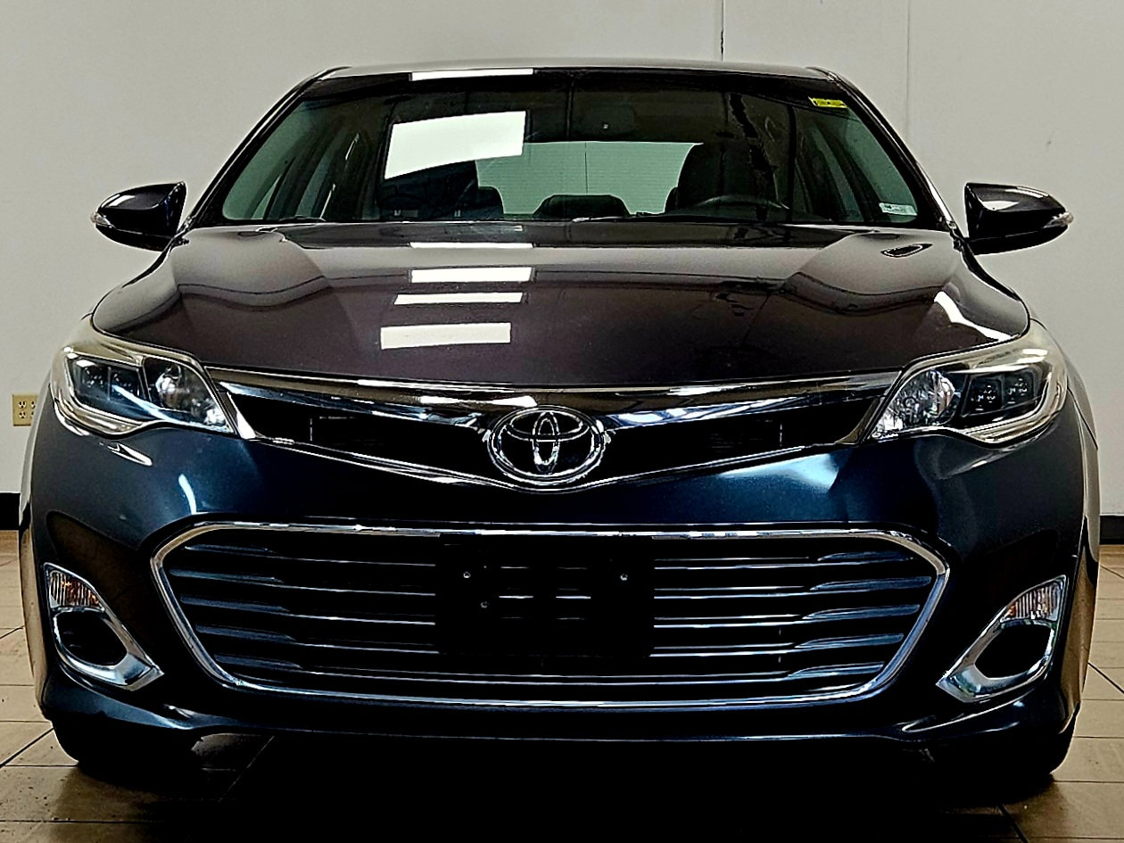 Used 2013 Toyota Avalon XLE Premium image 3