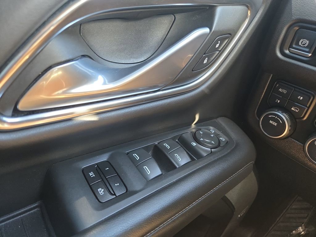 Used 2023 Chevrolet Suburban LT AWD/4WD image 23