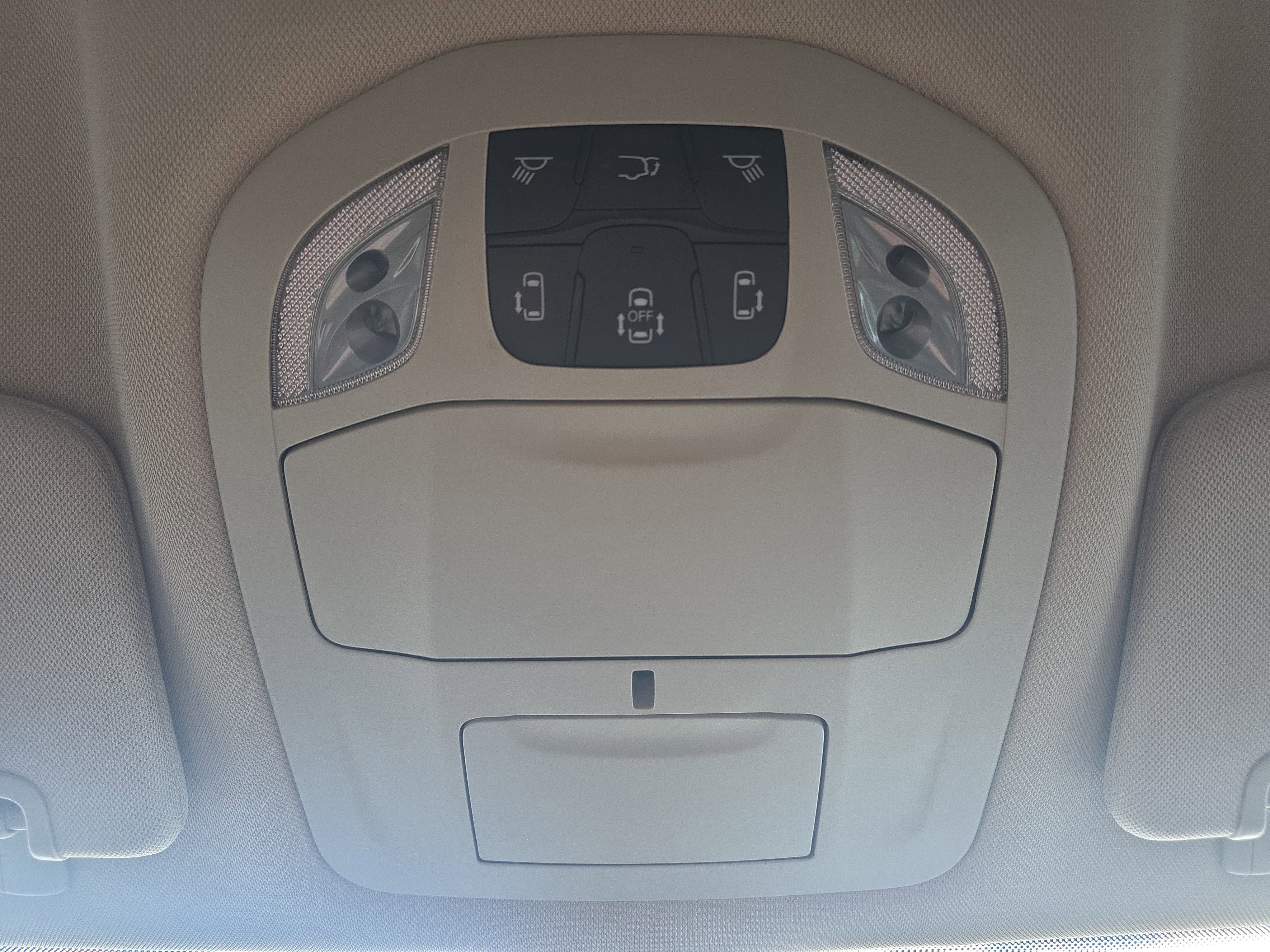 Used 2021 Chrysler Voyager Lxi image 34