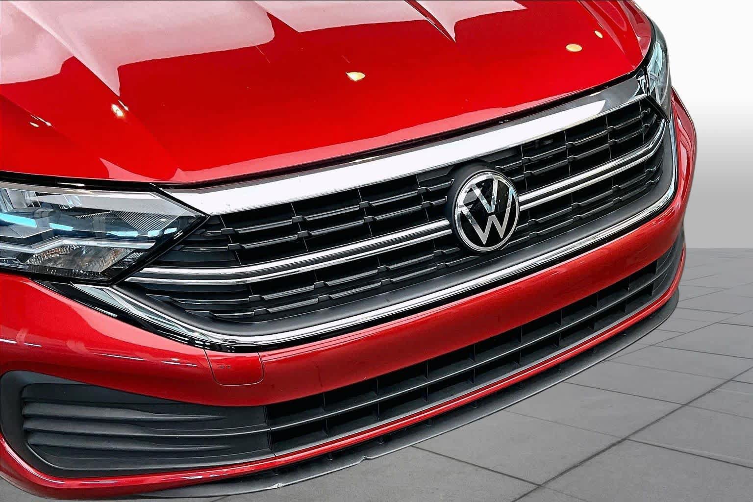 Used 2022 Volkswagen Jetta SE w/ Panoramic Sunroof Package FWD image 31
