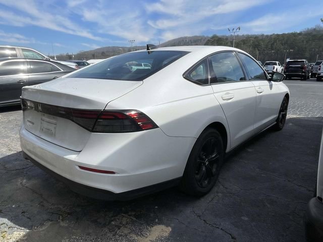 Used 2025 Honda Accord SE image 3