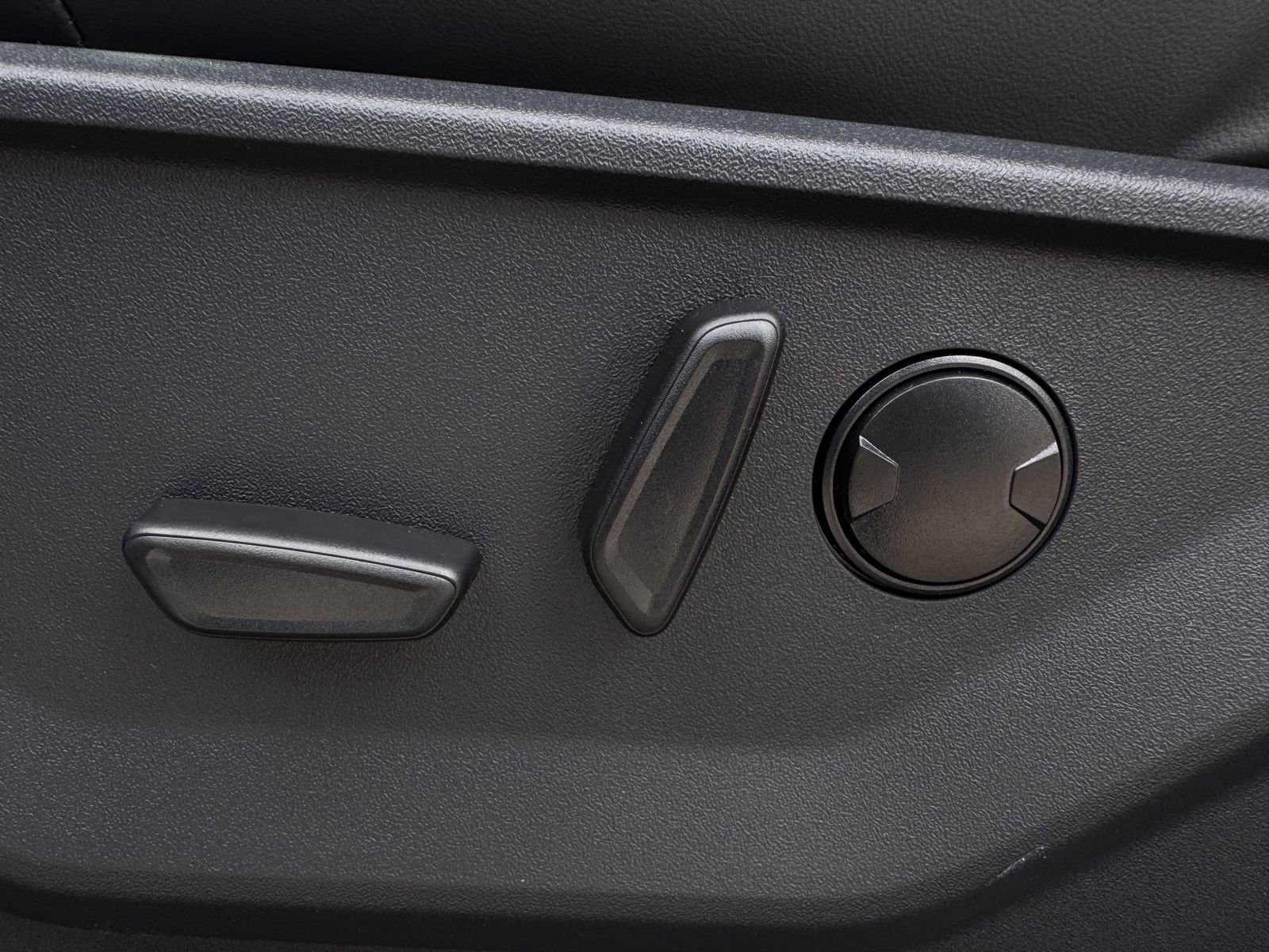 New 2026 Ford Expedition Active image 21