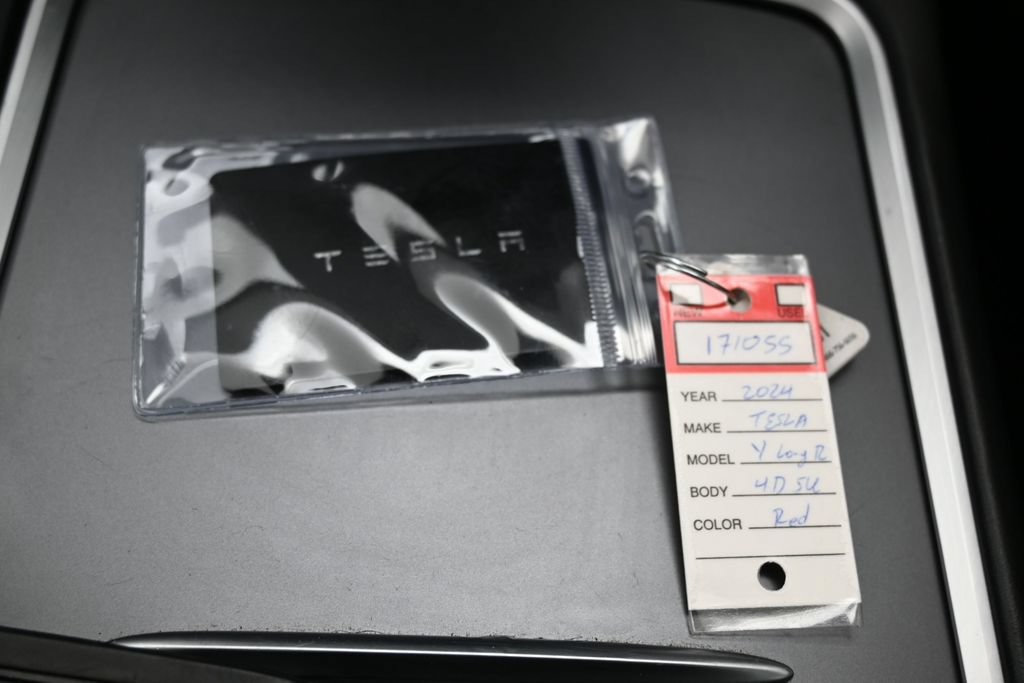 Used 2024 Tesla Model Y Long Range RWD image 33