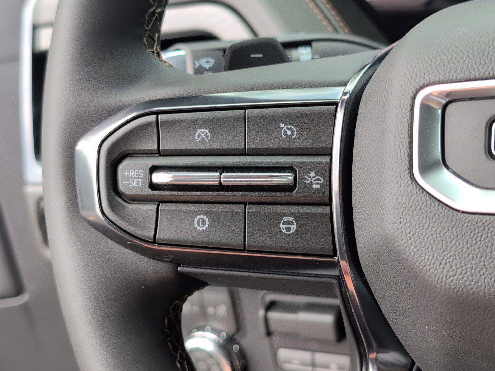 New 2026 GMC Yukon XL AT4 w/ AT4 Premium Plus Package AWD/4WD image 31