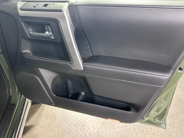 Used 2022 Toyota 4Runner Limited AWD/4WD image 9