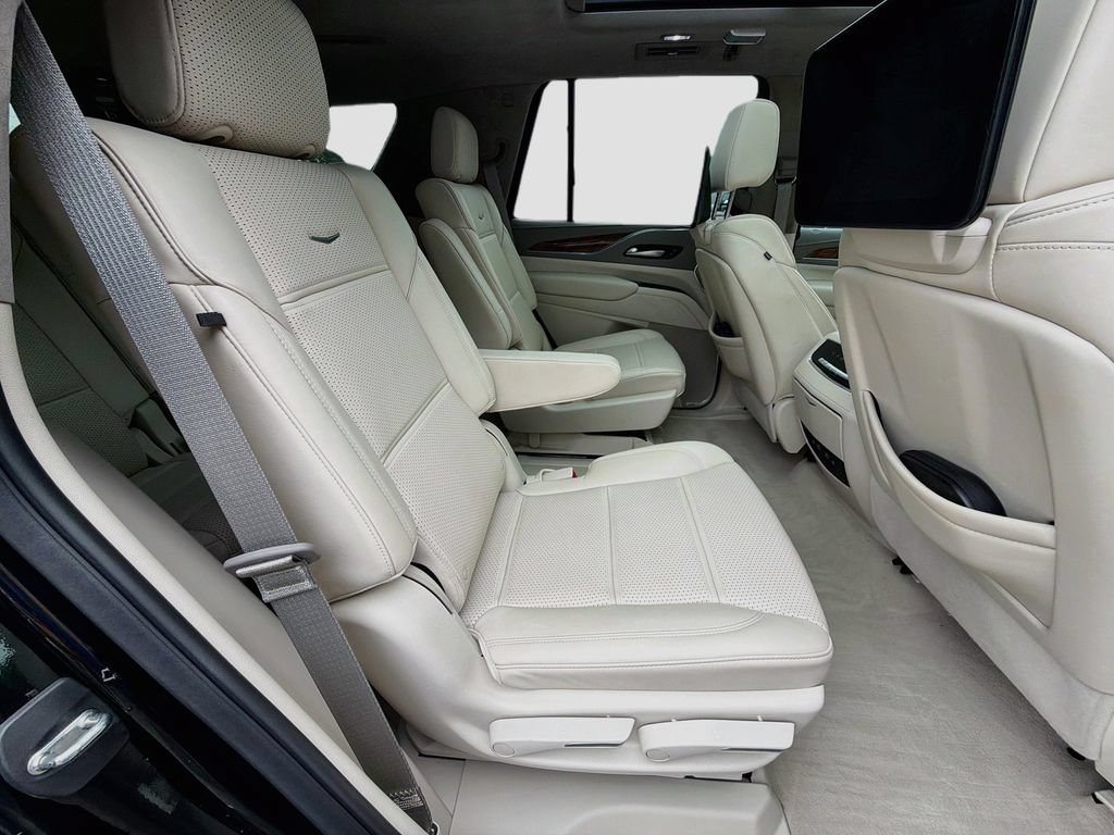 Used 2023 Cadillac Escalade Sport Platinum w/ LPO, ONYX Package AWD/4WD image 34