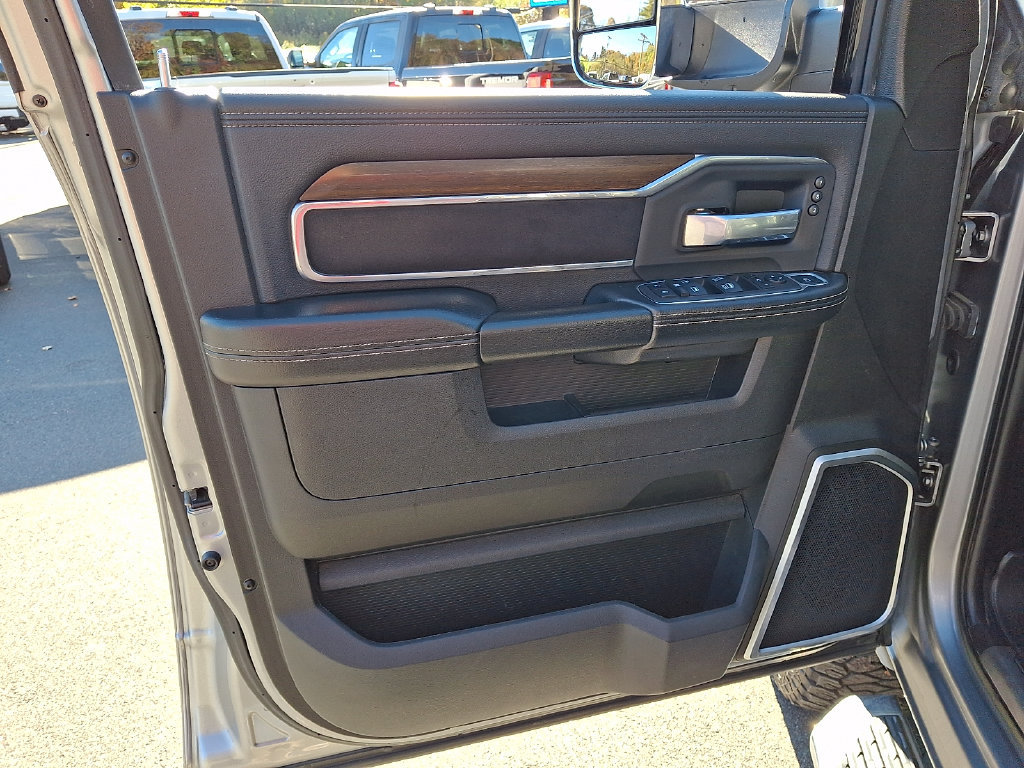 Used 2022 RAM 2500 Laramie AWD/4WD image 12