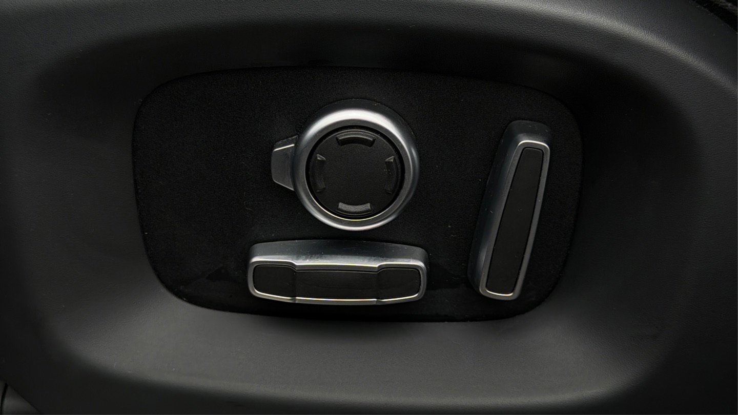 Used 2016 Land Rover Range Rover HSE image 44