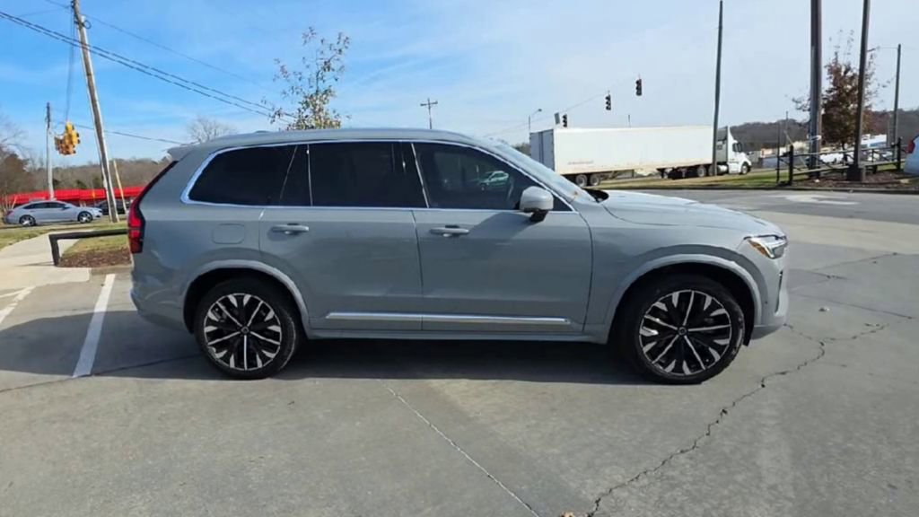 New 2026 Volvo XC90 T8 Plus image 9