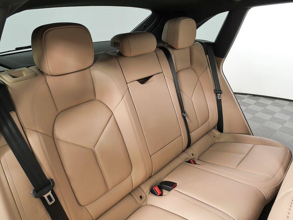Certified 2026 Porsche Macan Turbo AWD/4WD image 22