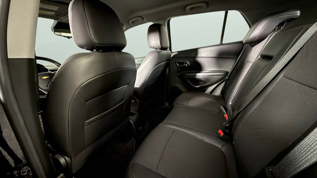 Certified 2021 Chevrolet Trax LT w/ Sport Edition image 26