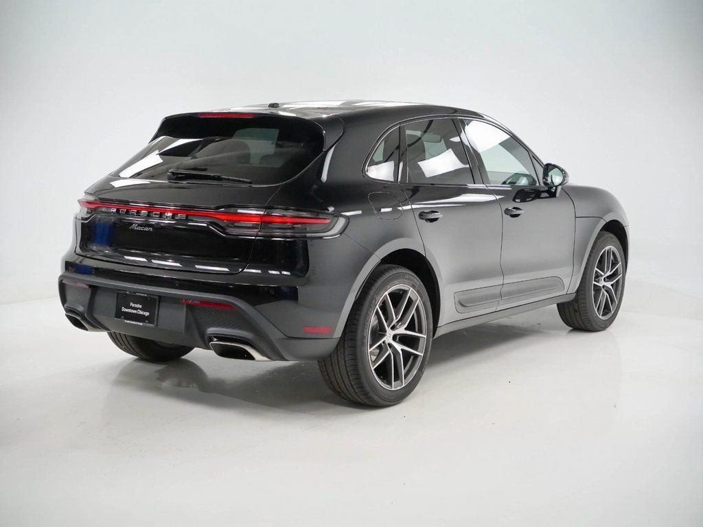 Used 2025 Porsche Macan image 10