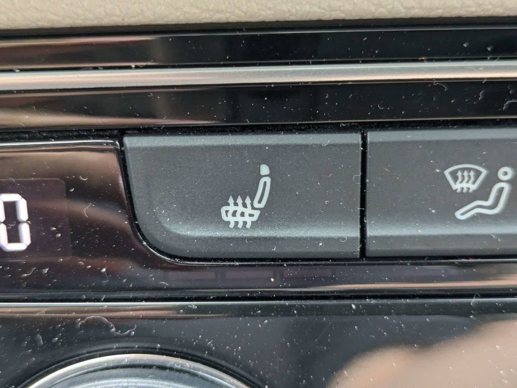 Used 2021 Volkswagen Atlas SEL FWD image 21
