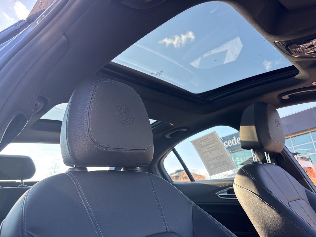 Used 2024 Alfa Romeo Giulia Ti image 31