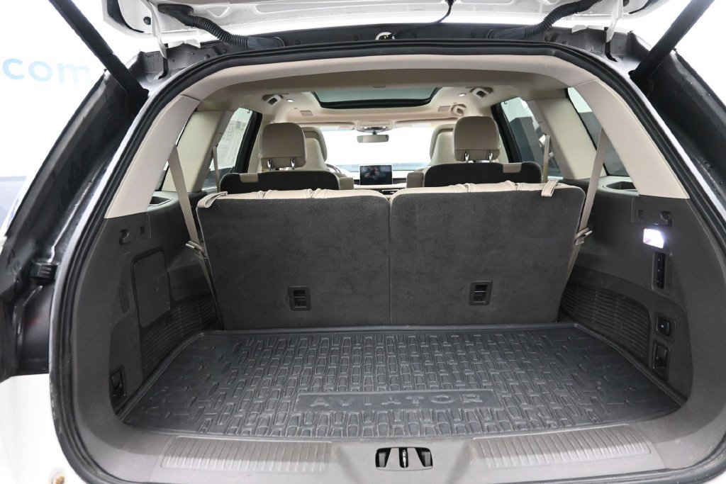 Used 2020 Lincoln Aviator Reserve w/ Equipment Group 202A AWD/4WD image 12