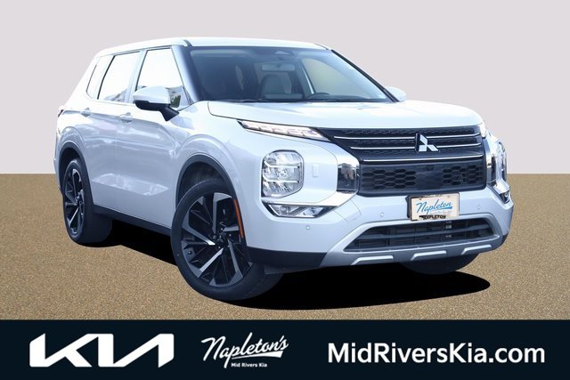 Used 2024 Mitsubishi Outlander SE