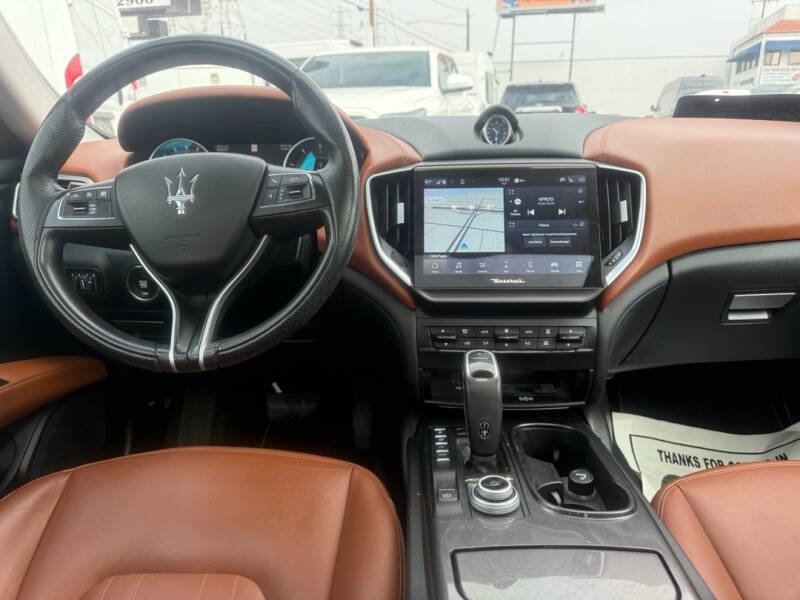 Used 2021 Maserati Ghibli S Q4 AWD/4WD image 15