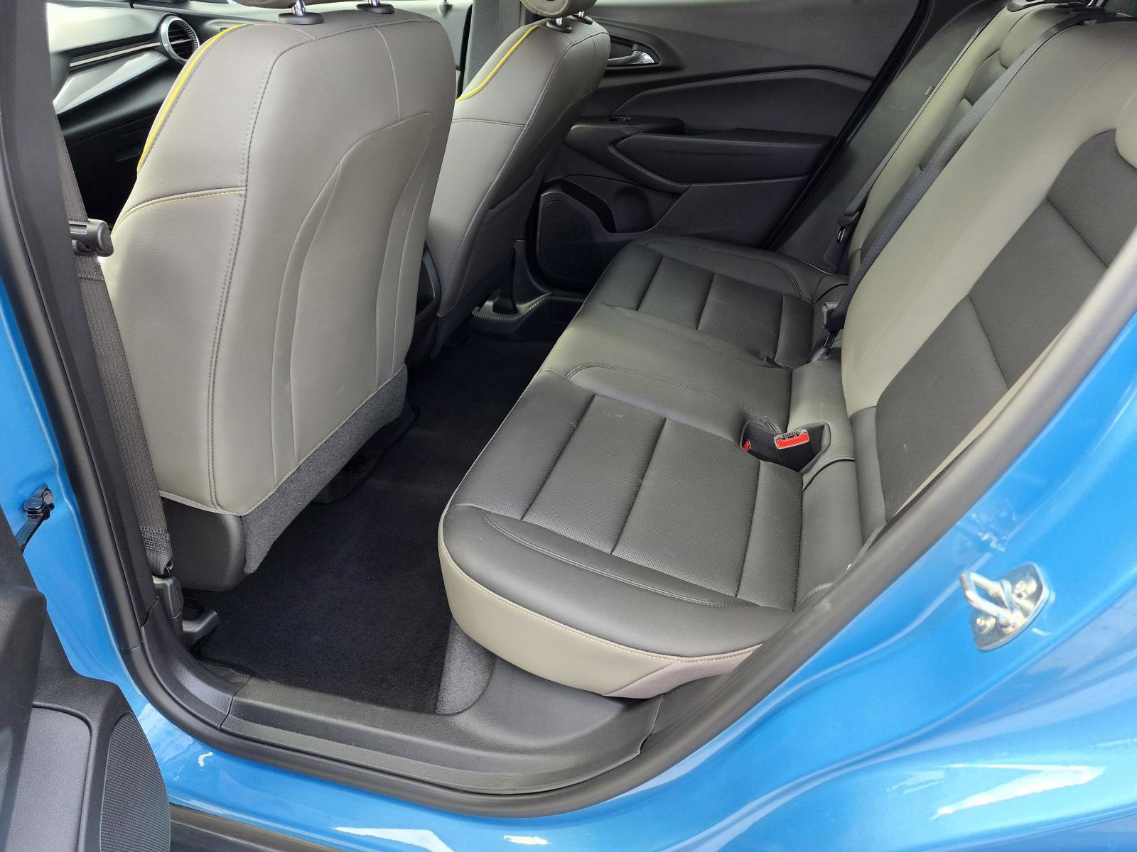 Used 2025 Chevrolet Trax ACTIV w/ Driver Confidence Package FWD image 3